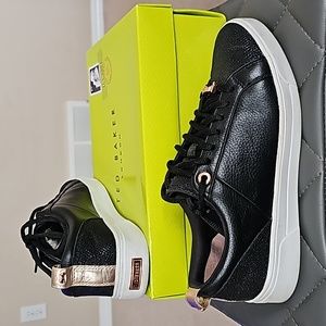 Ted Baker rose gold bow sneakers size 8 Euro 39